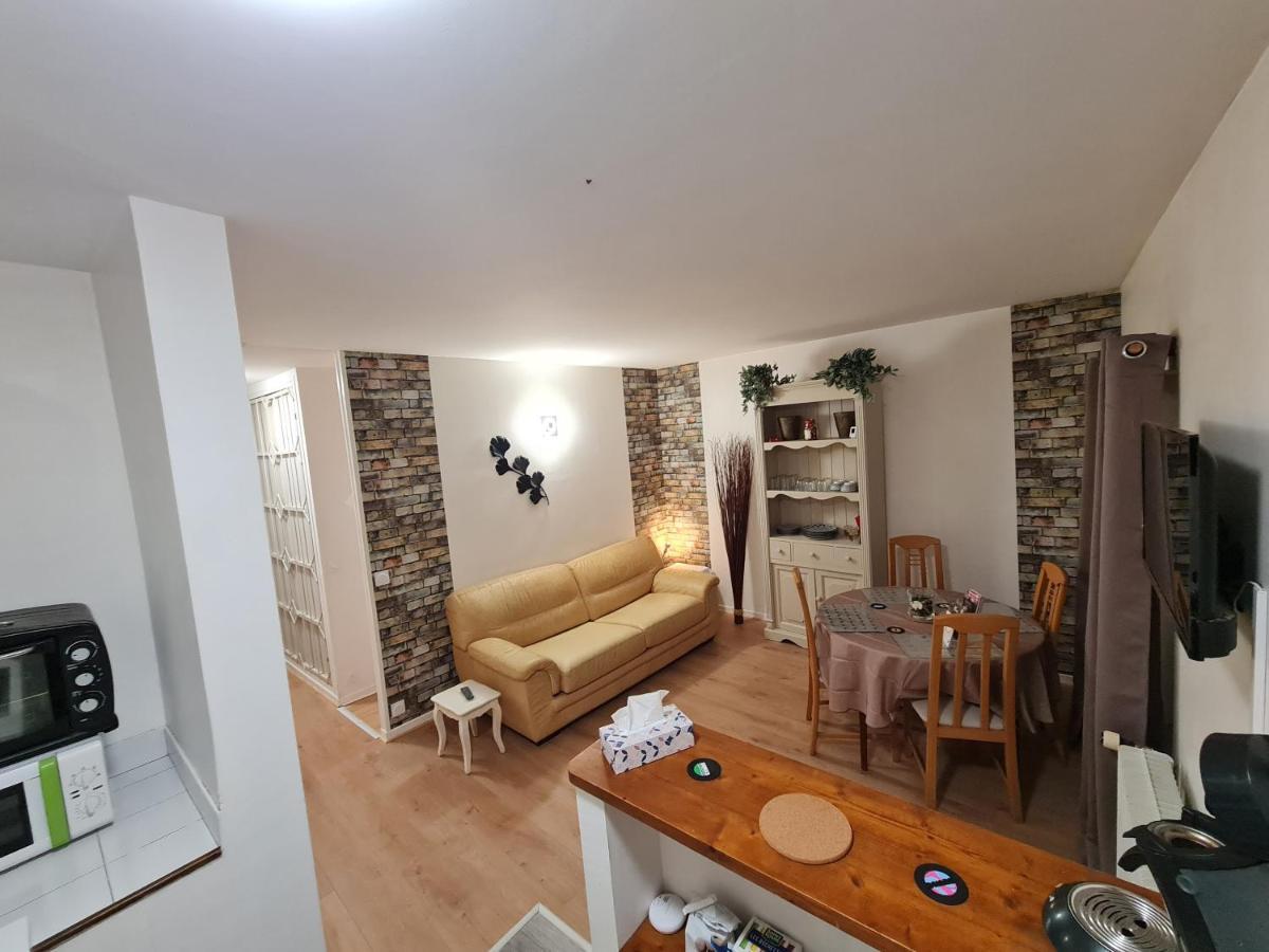 Deux Pieces Terrasse Appartement Moret-sur-Loing Buitenkant foto